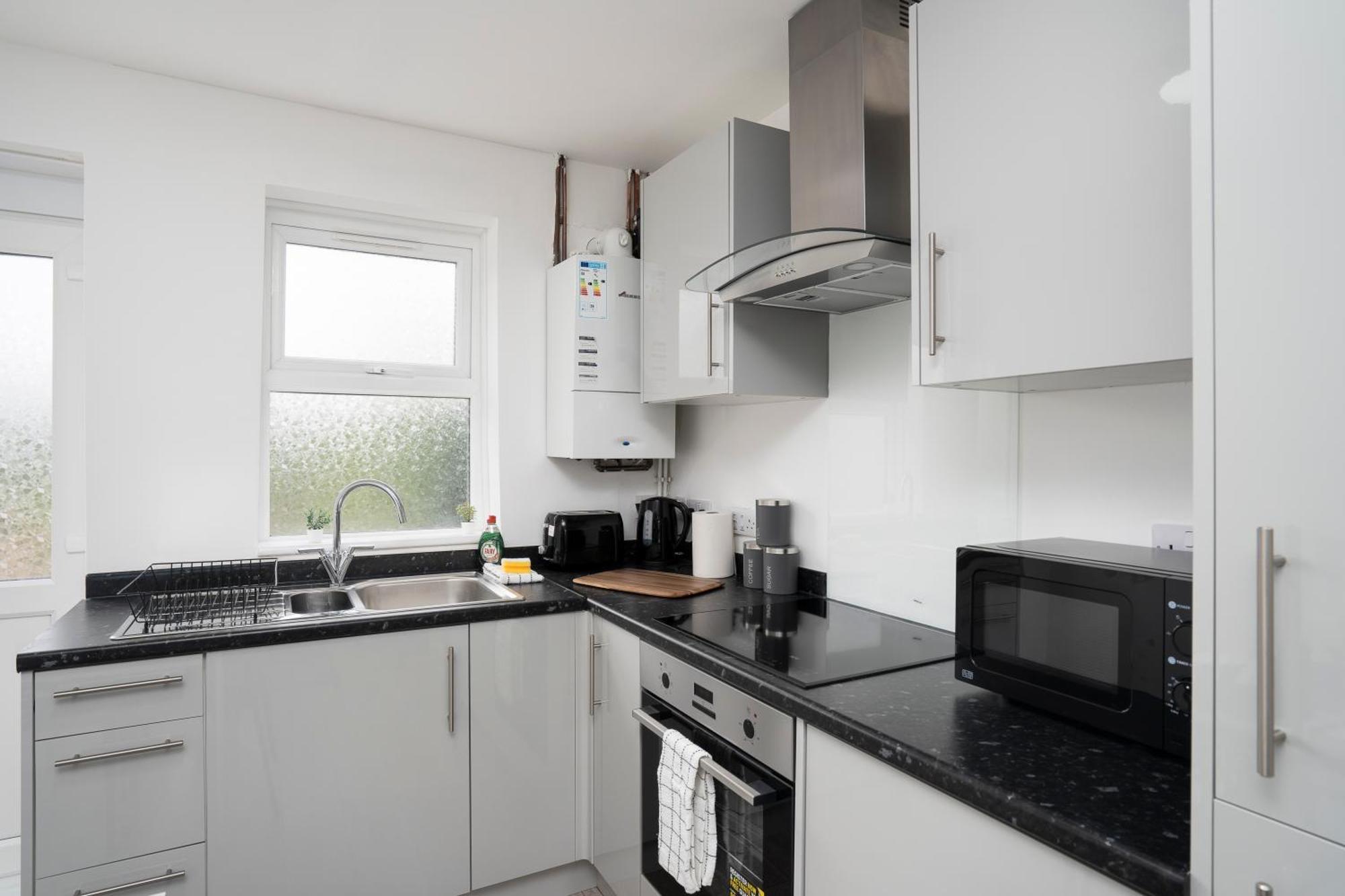 Apartmán Modern 4 Bed House-Free Parking Burton  Exteriér fotografie