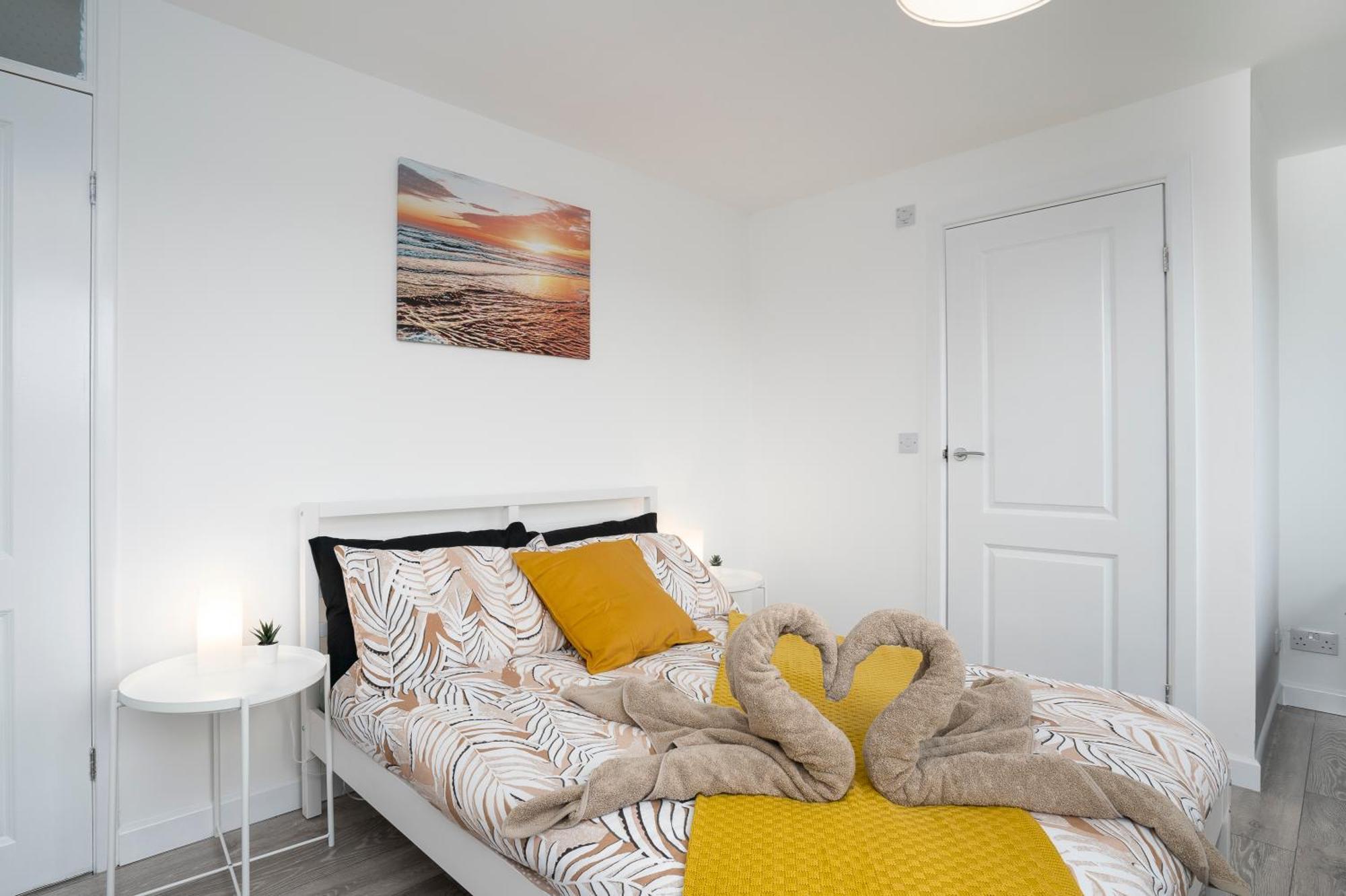 Apartmán Modern 4 Bed House-Free Parking Burton  Exteriér fotografie